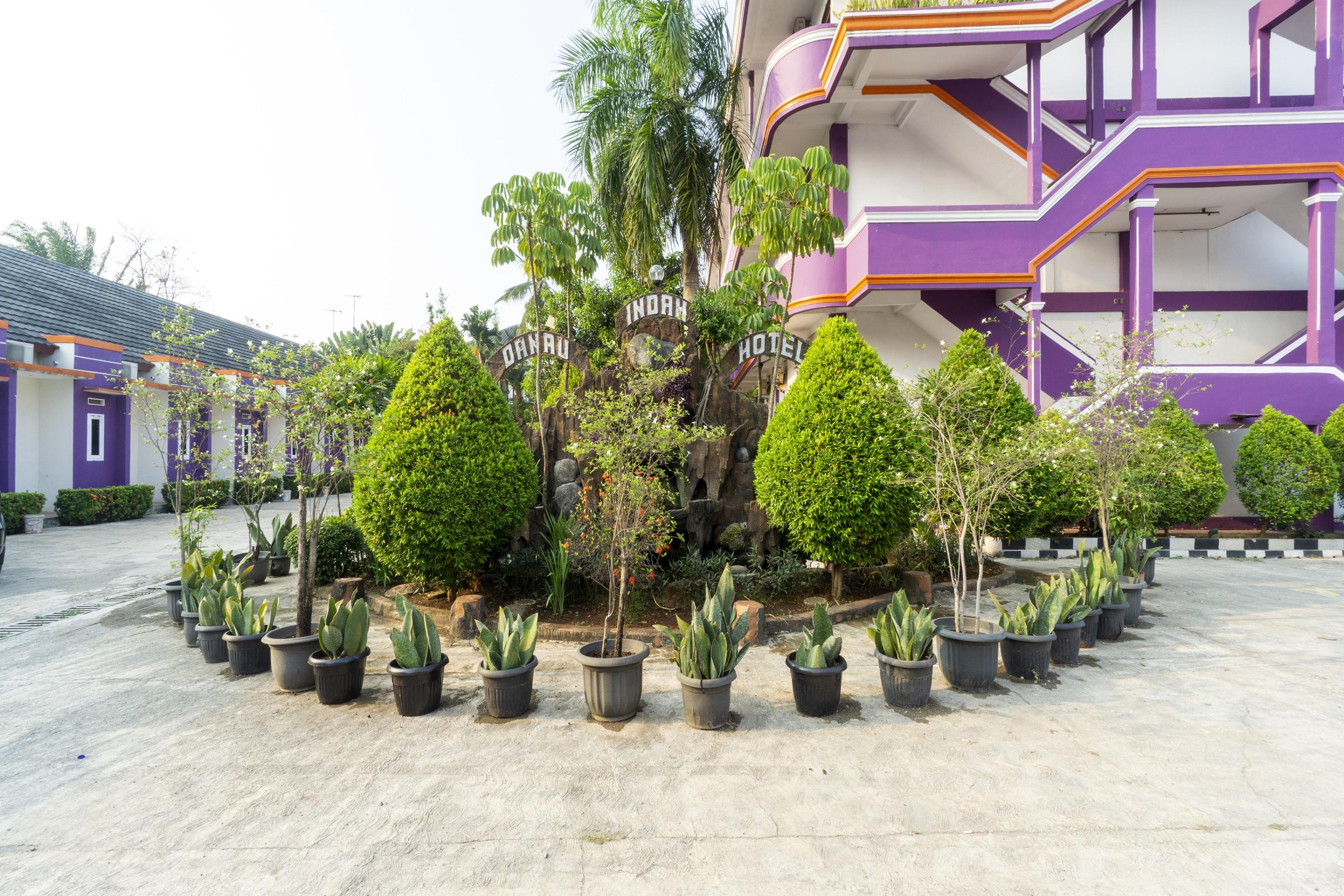 Super Oyo 3978 Hotel Danau Indah Bekasi Dış mekan fotoğraf