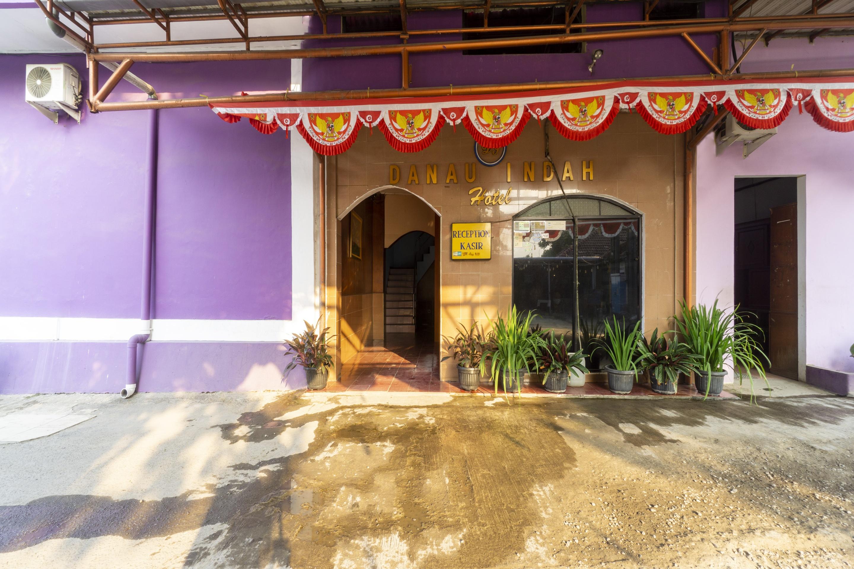 Super Oyo 3978 Hotel Danau Indah Bekasi Dış mekan fotoğraf