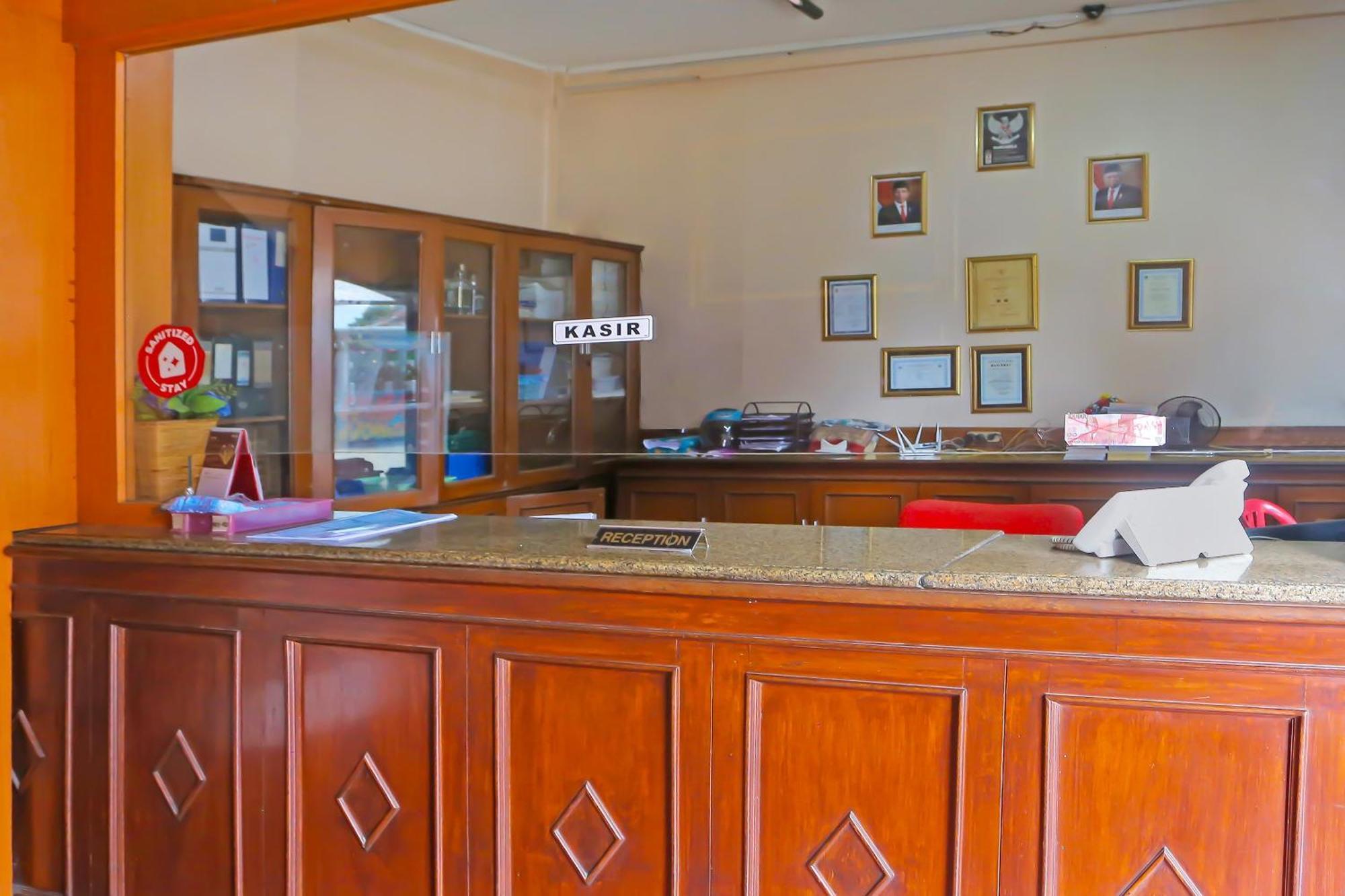 Super Oyo 3978 Hotel Danau Indah Bekasi Dış mekan fotoğraf