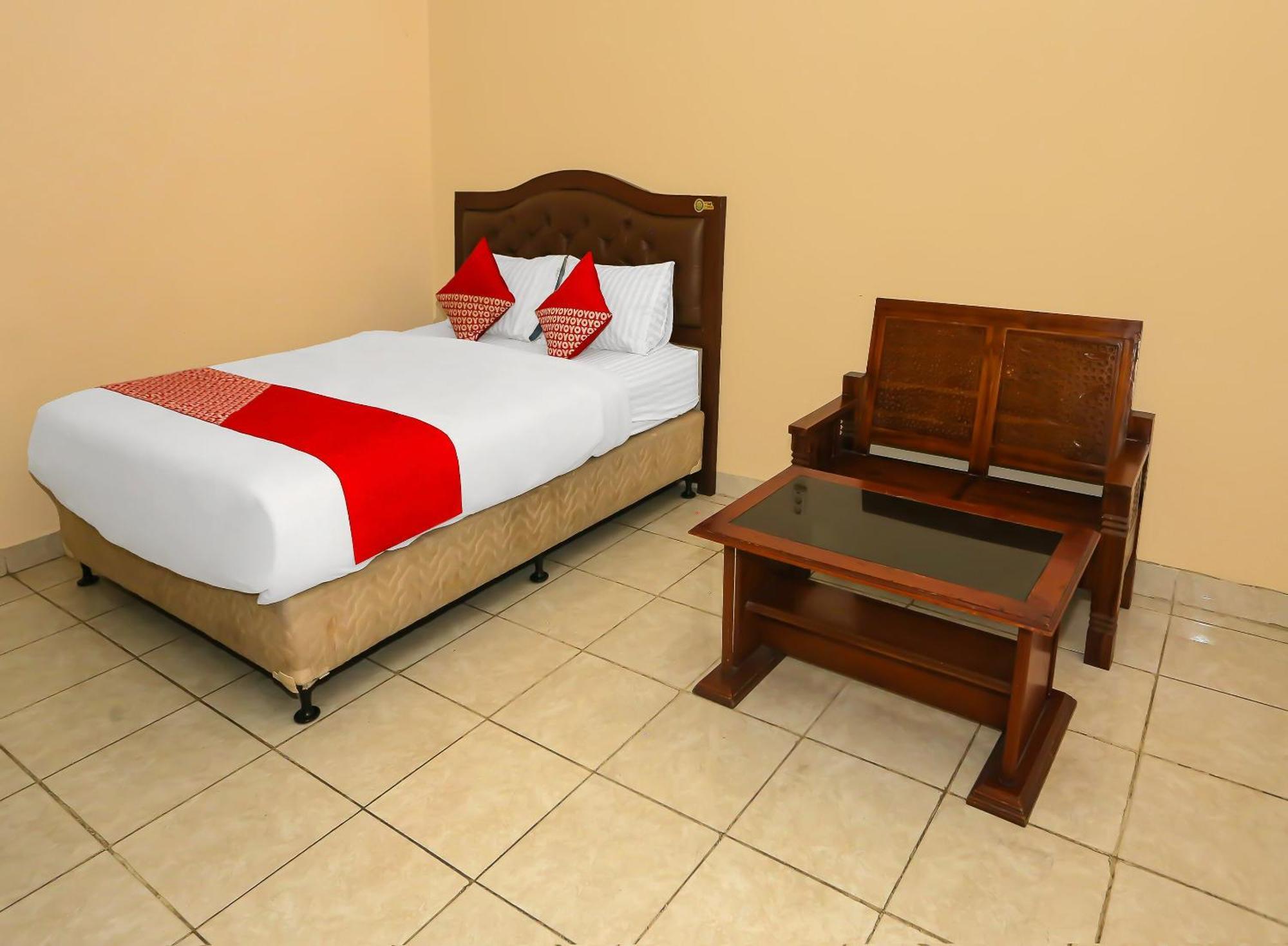 Super Oyo 3978 Hotel Danau Indah Bekasi Dış mekan fotoğraf