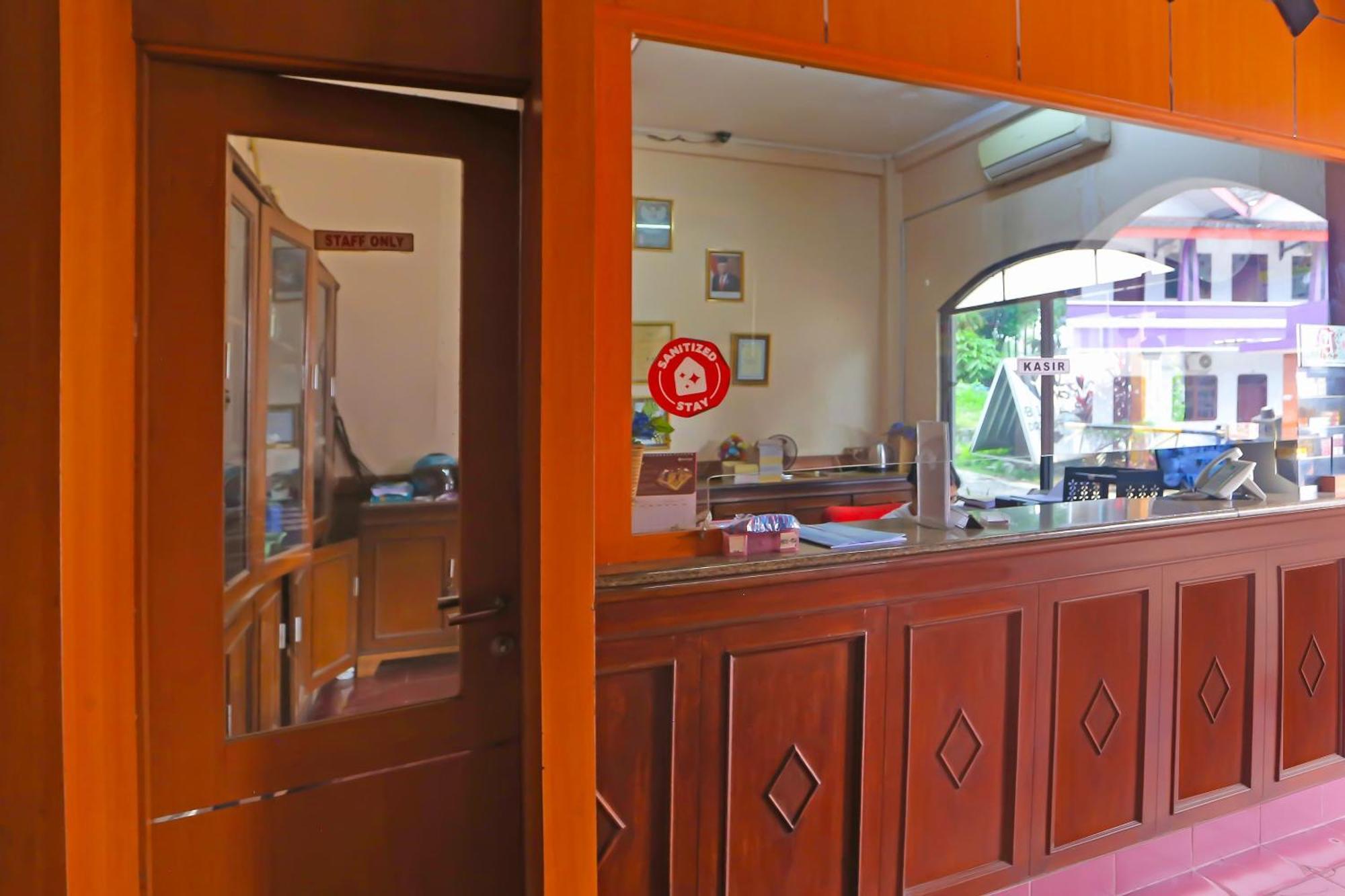 Super Oyo 3978 Hotel Danau Indah Bekasi Dış mekan fotoğraf