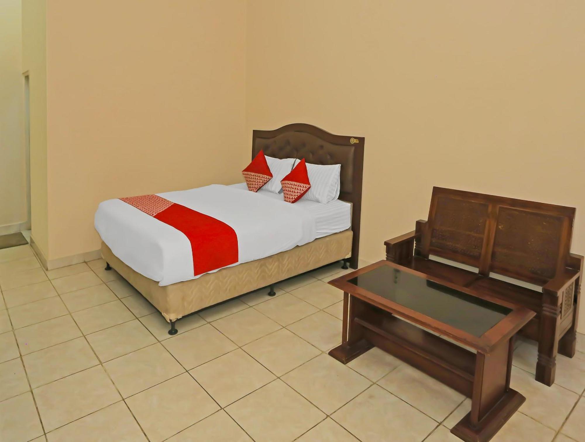 Super Oyo 3978 Hotel Danau Indah Bekasi Dış mekan fotoğraf