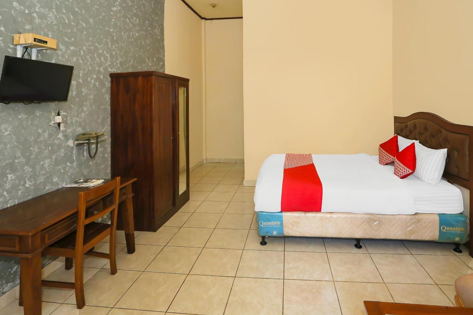 Super Oyo 3978 Hotel Danau Indah Bekasi Dış mekan fotoğraf
